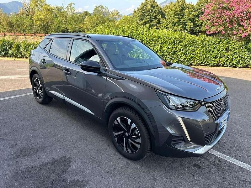 Grigio Usata 2023 Peugeot 2008 Allure SUV | 21.000 € (Buon prezzo) - Immagine 1/4