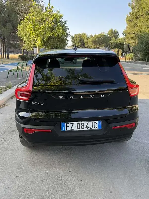 Usata Volvo XC40 163 CV (119 kW) 2019 Nero SUV
