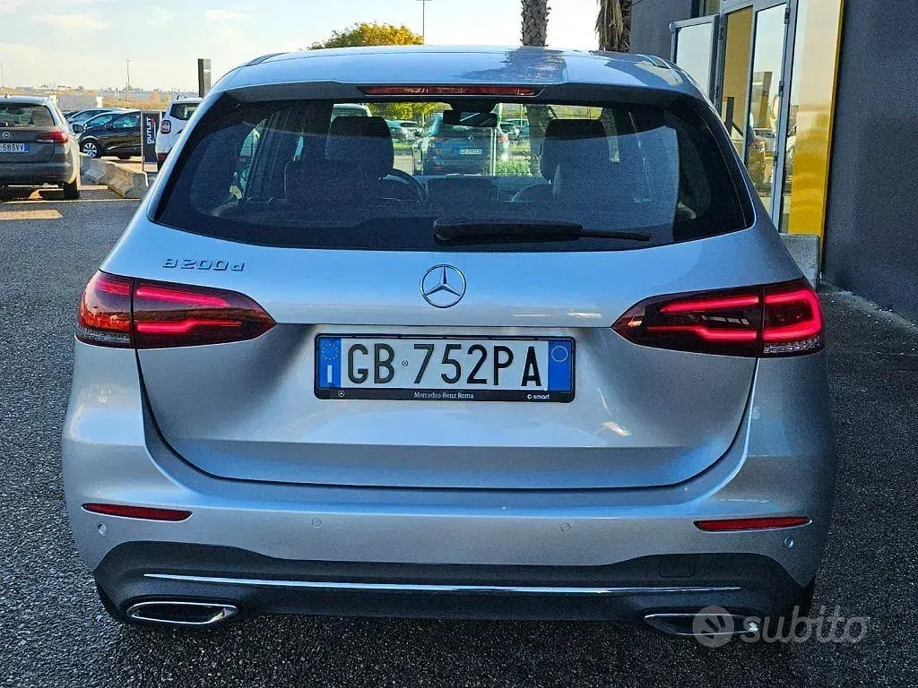Usata Mercedes B200 150 CV (110 kW) 2020 Grigio Utilitaria