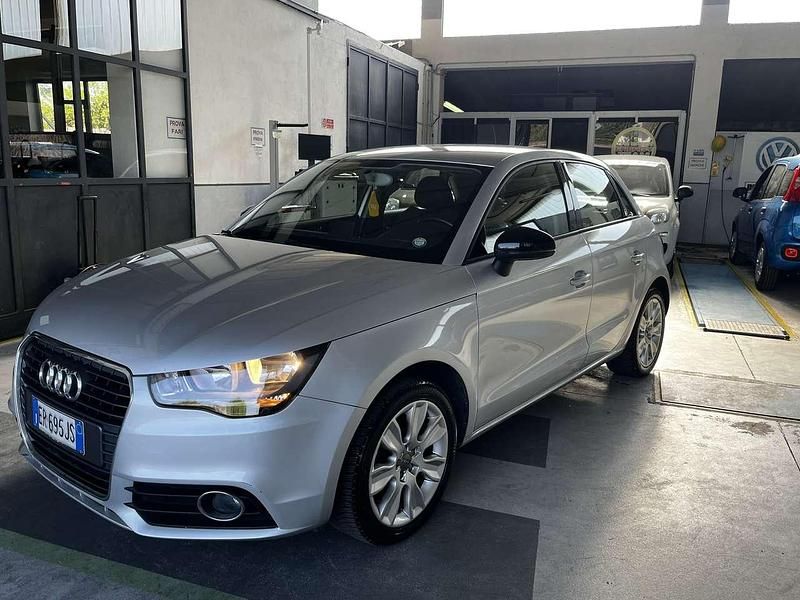 Usata Audi A1 Sportback Ambition 86 CV (63 kW) 2013 Argento Utilitaria