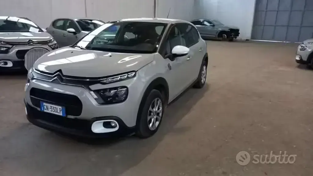 Używany Citroën C3 83 KM (61 kW) 2023 Szary Hatchback