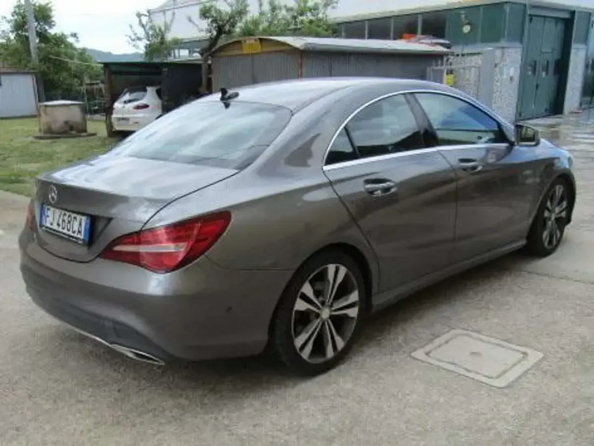Gebraucht Mercedes CLA200 Premium 136 PS (100 kW) 2017 Grau Limousine