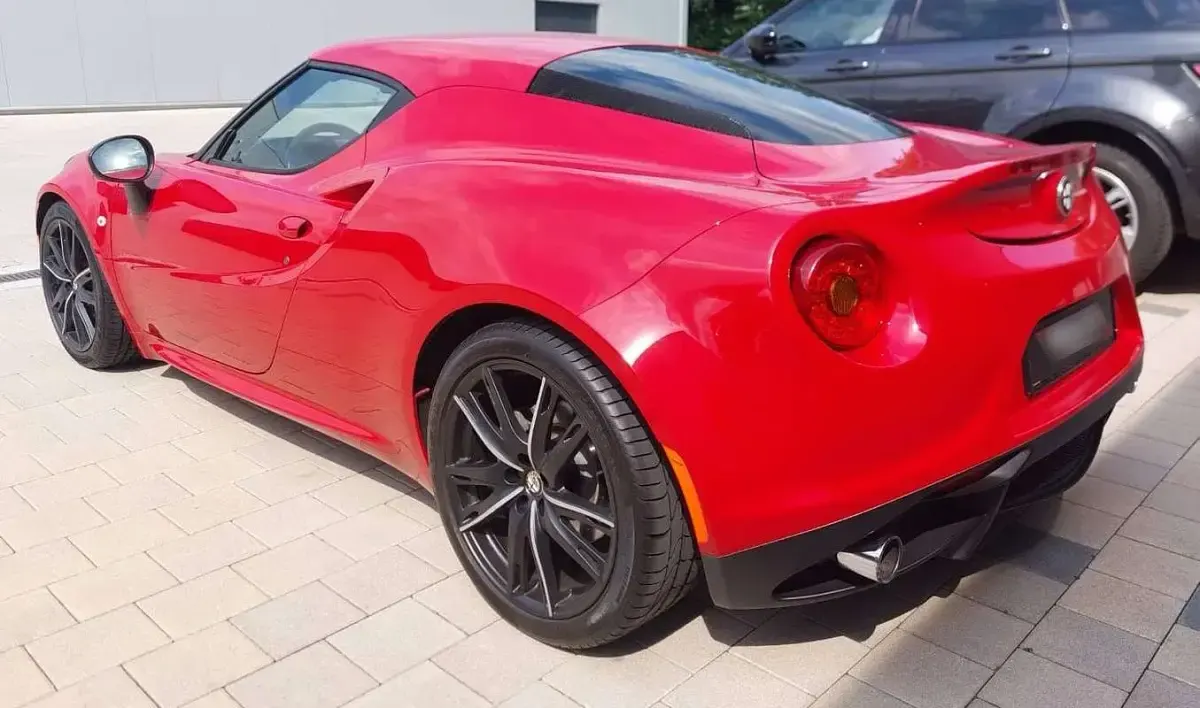 Usata Alfa Romeo 4C 241 CV (177 kW) 2015 Rosso Coupé