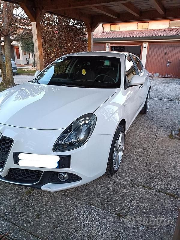 Usata Alfa Romeo Giulietta Super 120 CV (88 kW) 2019 Bianco Berlina