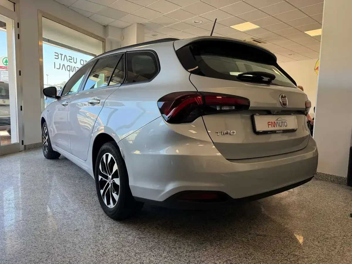 Usata Fiat Tipo City Life 95 CV (69 kW) 2022 Grigio argento Station wagon