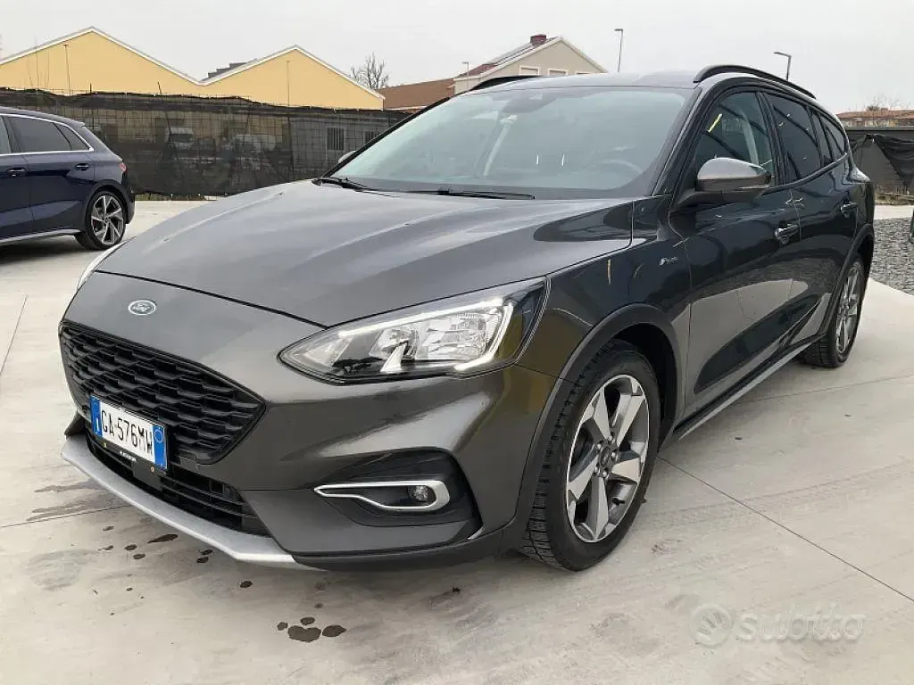 Usata Ford Focus Active 120 CV (88 kW) 2020 Grigio scuro metallizzato Station wagon