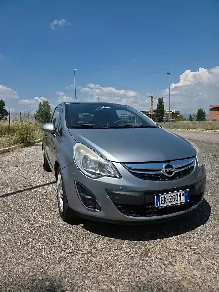 Usata Opel Corsa 86 CV (63 kW) 2011 Grigio Utilitaria