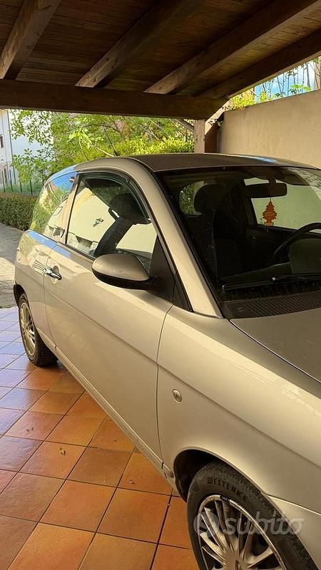 Usata Lancia Ypsilon 60 CV (44 kW) 2007 Grigio Utilitaria