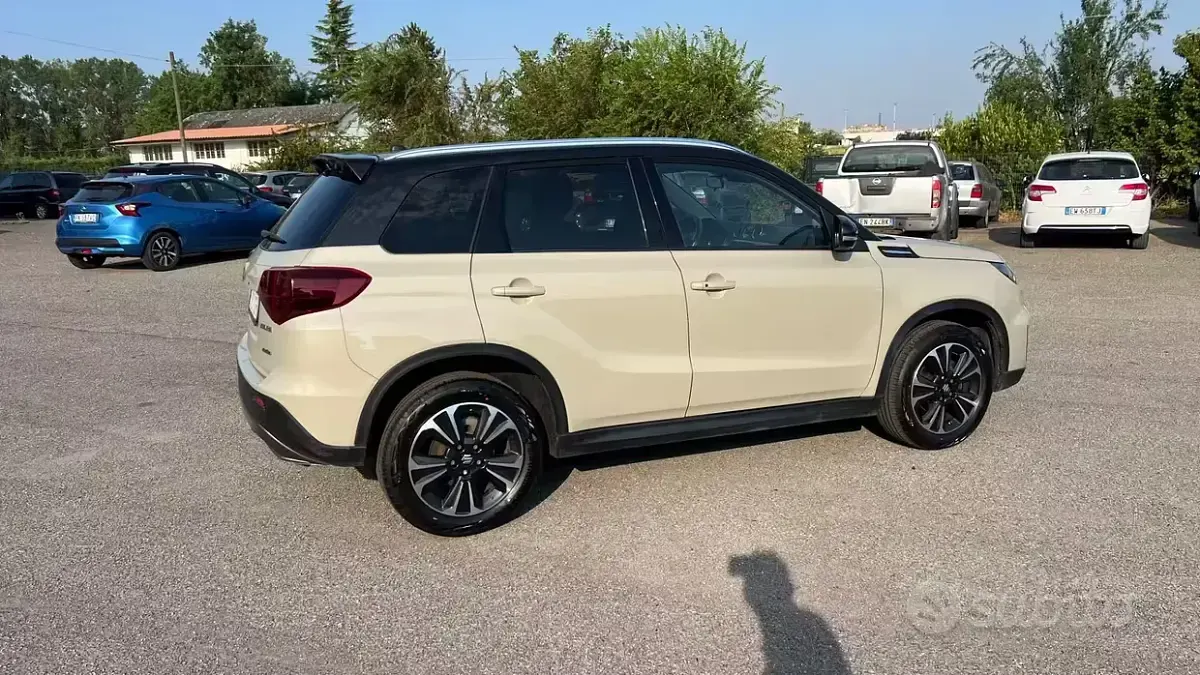 Usata Suzuki Vitara 140 CV (102 kW) 2019 Beige SUV