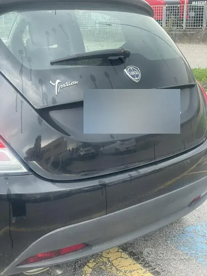 Usata Lancia Ypsilon 69 CV (50 kW) 2011 Nero Utilitaria