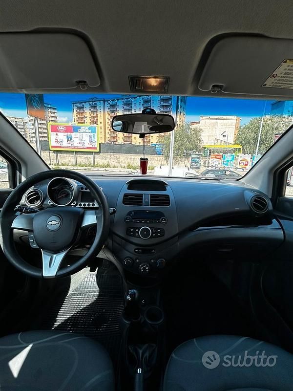 Usata Chevrolet Spark 81 CV (59 kW) 2010 Bianco Utilitaria
