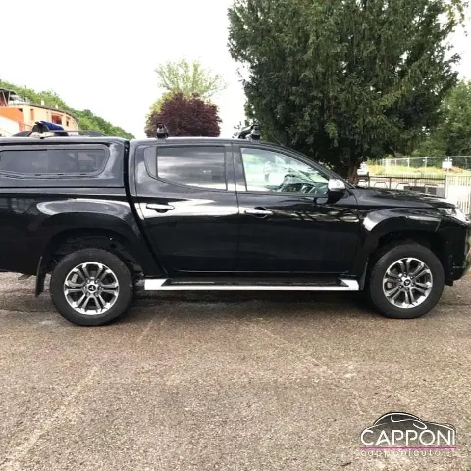 Usata Mitsubishi L200 150 CV (110 kW) 2020 Nero Pick-up