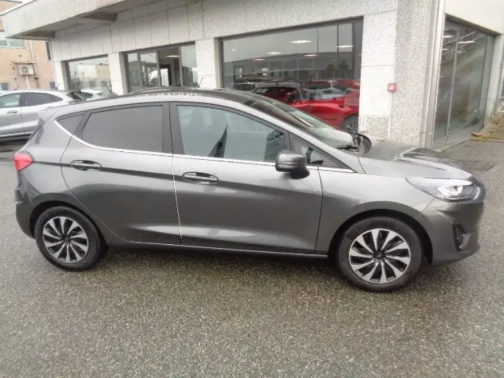 Usata Ford Fiesta Titanium 75 CV (55 kW) 2023 Grigio Utilitaria