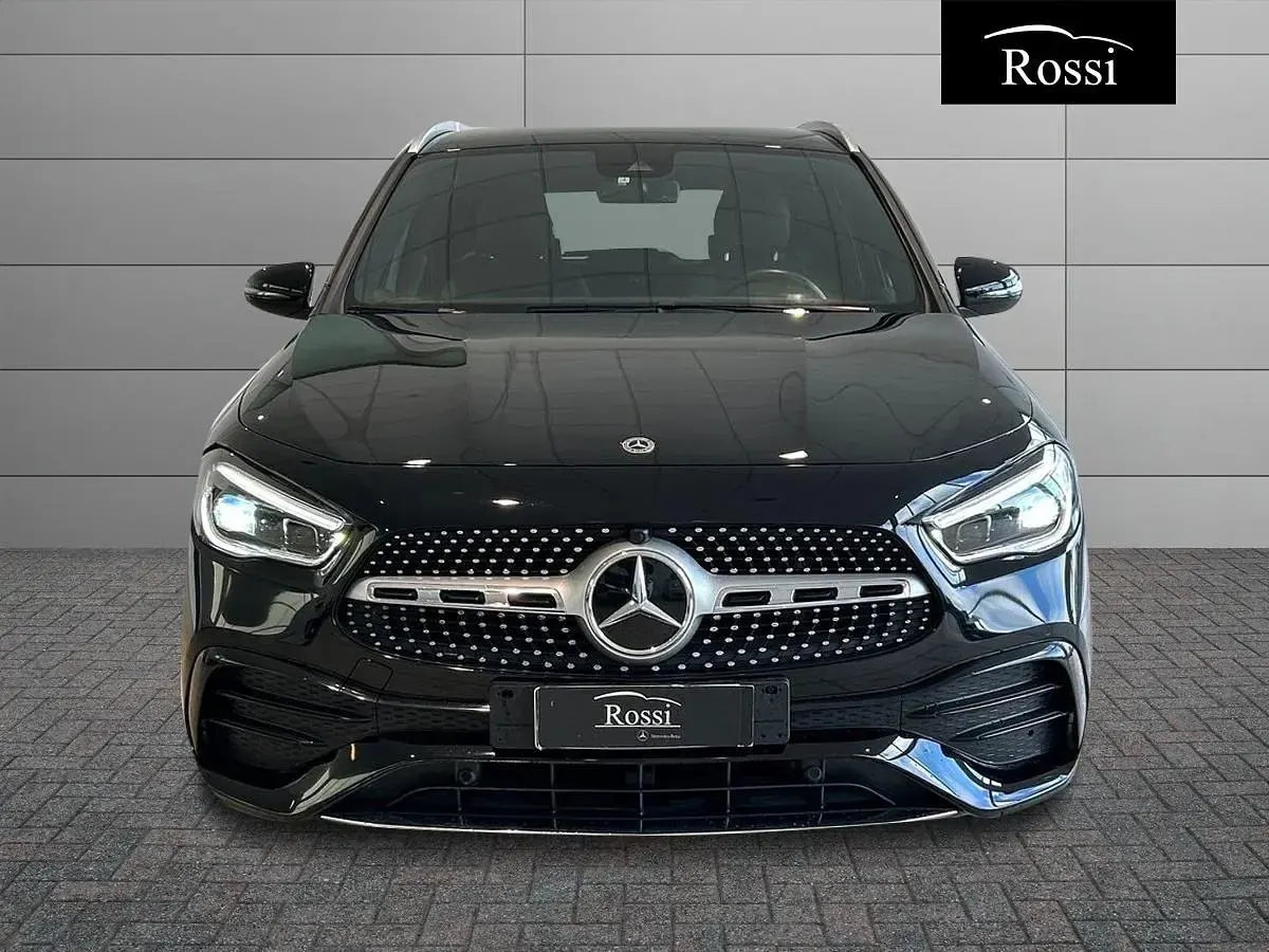 Usata Mercedes GLA200 Premium 150 CV (110 kW) 2023 Nero metallizzato SUV