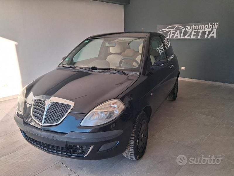 Usata Lancia Ypsilon 60 CV (44 kW) 2005 Nero Utilitaria