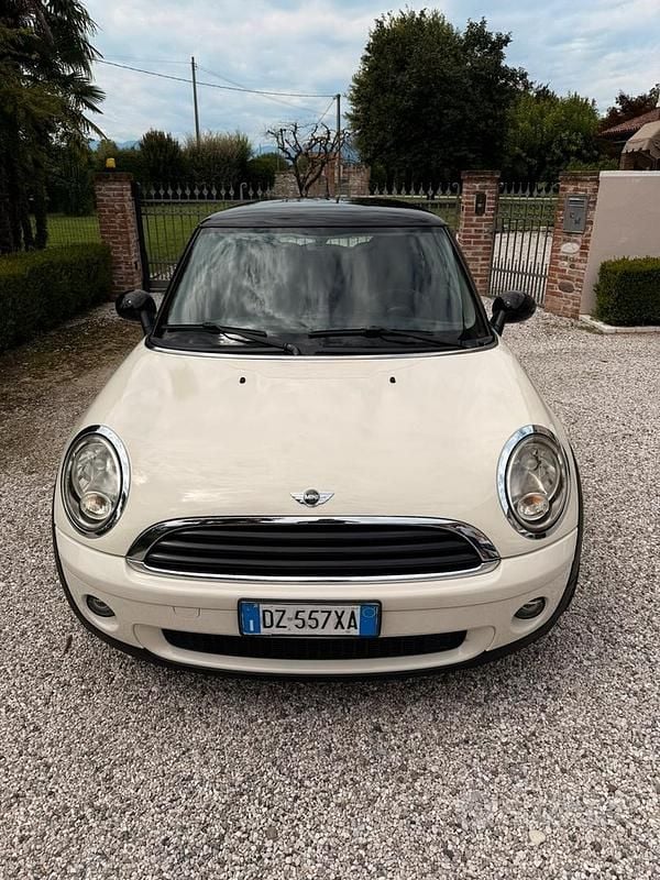 Usata Mini Cooper Coupé 88 CV (64 kW) 2010 Bianco Coupé