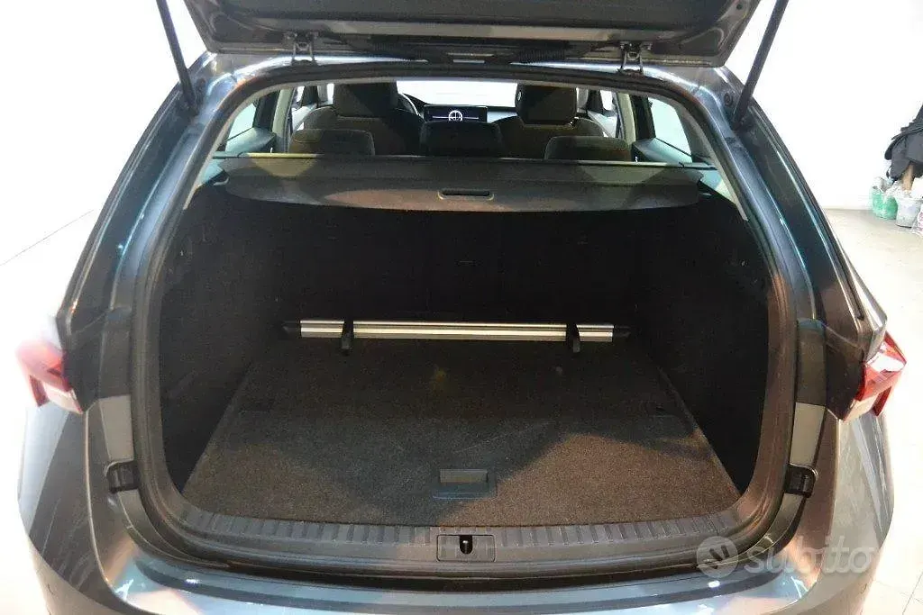 Usata Skoda Octavia Style 150 CV (110 kW) 2022 Grigio scuro Station wagon