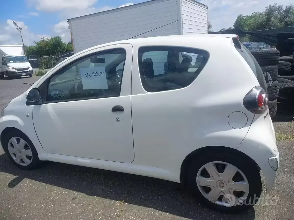 Usata Toyota Aygo 68 CV (50 kW) 2011 Utilitaria