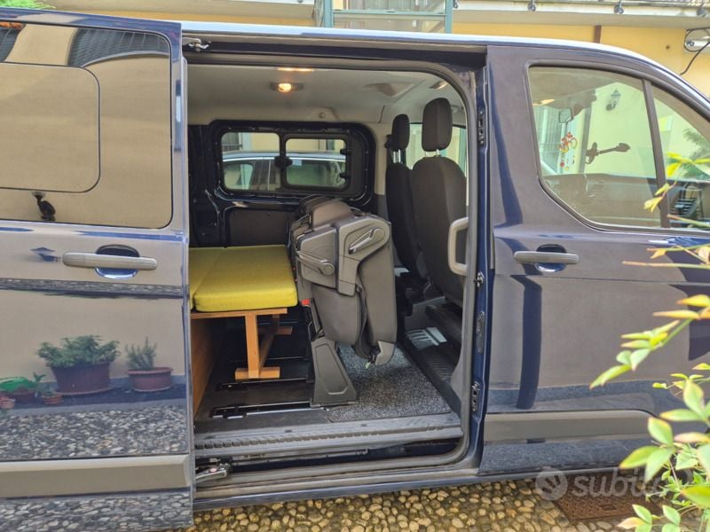 Usata Ford Transit Custom 136 CV (100 kW) 2023 Blu Station wagon
