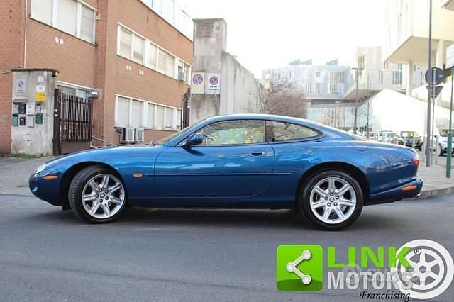 Usata Jaguar XK8 284 CV (208 kW) 1997 Blu Coupé