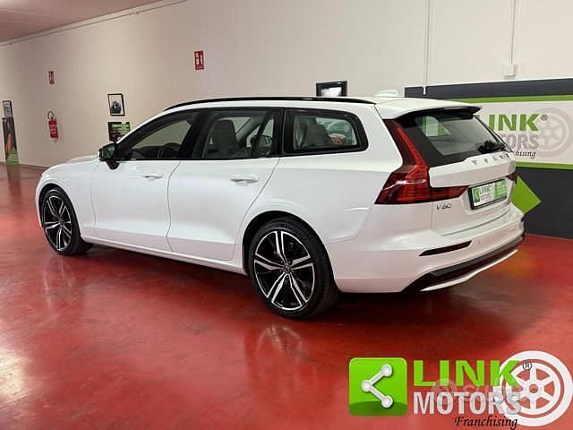 Usata Volvo V60 Ultimate 197 CV (144 kW) 2023 Bianco Station wagon