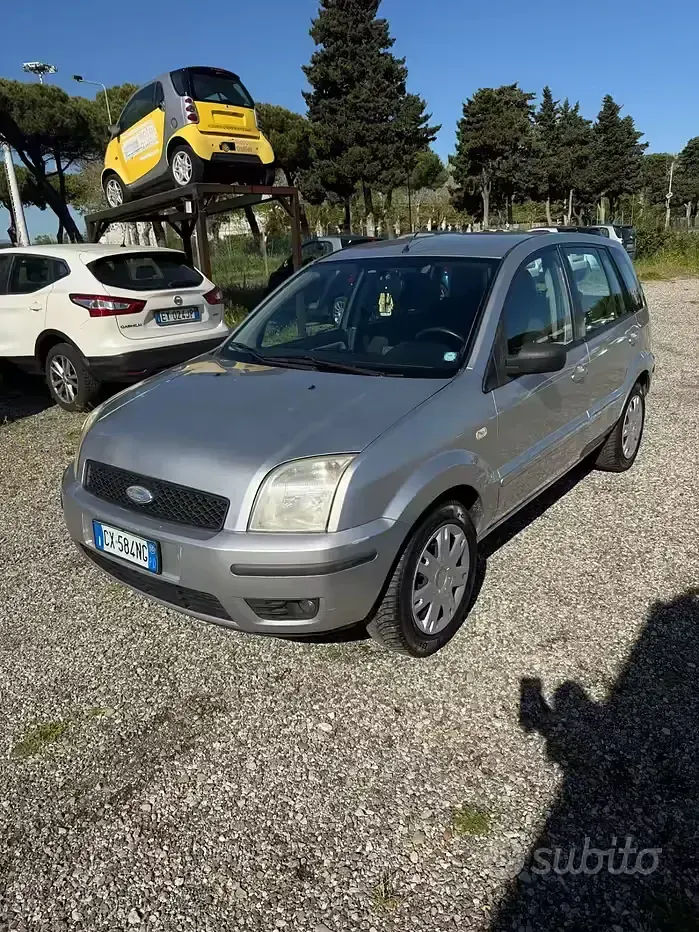 Usata Ford Fusion 80 CV (58 kW) 2005 Grigio Utilitaria
