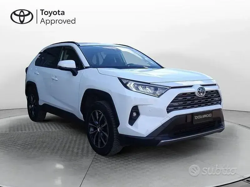 Usata Toyota RAV4 Hybrid 218 CV (160 kW) 2023 Bianco SUV