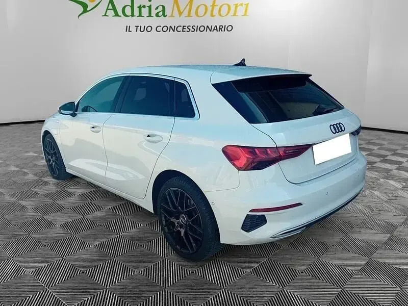 Usata Audi A3 Sportback e-tron Advanced 204 CV (150 kW) 2022 Bianco Utilitaria