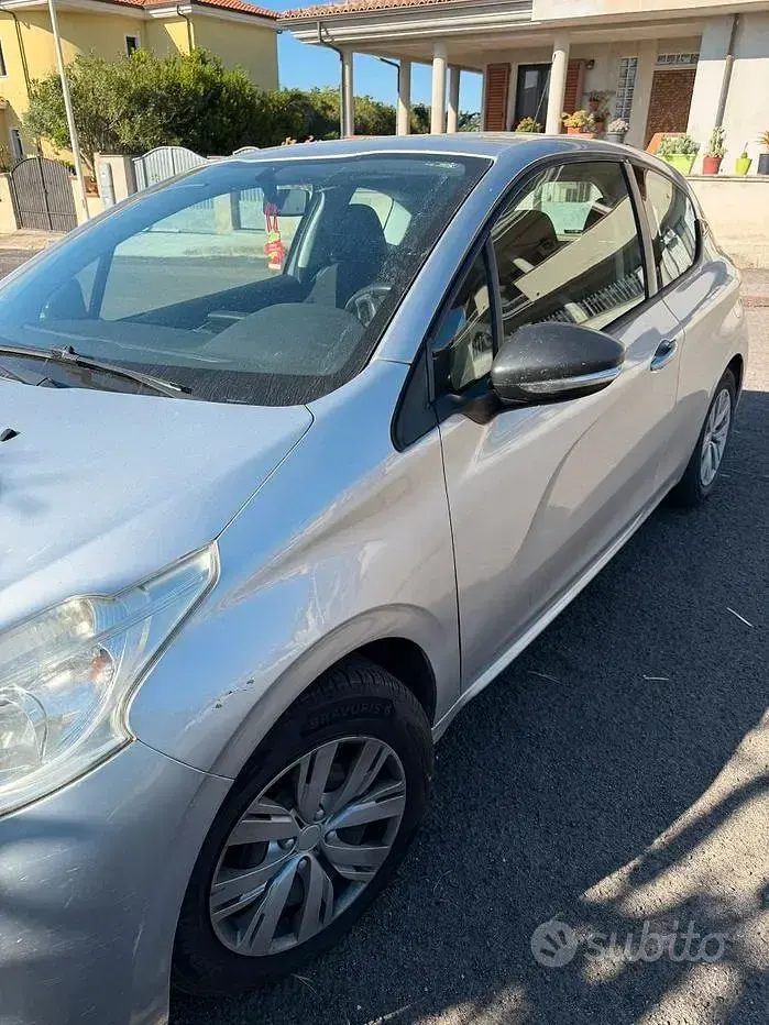 Usata Peugeot 208 82 CV (60 kW) 2012 Grigio Utilitaria