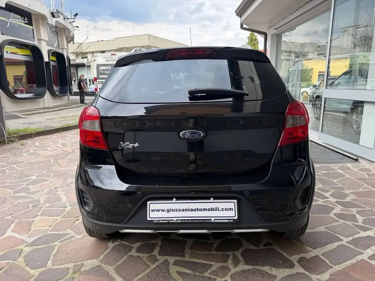 Usata Ford Ka Active 86 CV (63 kW) 2019 Nero Berlina