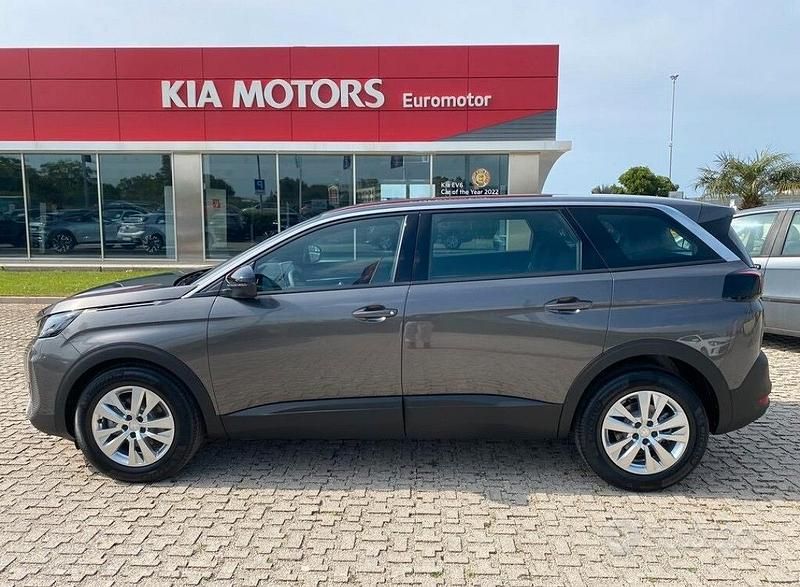 Usata Peugeot 5008 Active 130 CV (95 kW) 2023 Grigio SUV