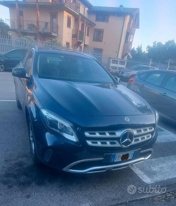 Blu/azzurro Usata 2018 Mercedes GLA180 SUV | 16.500 € (Buon prezzo) - Immagine 1/4