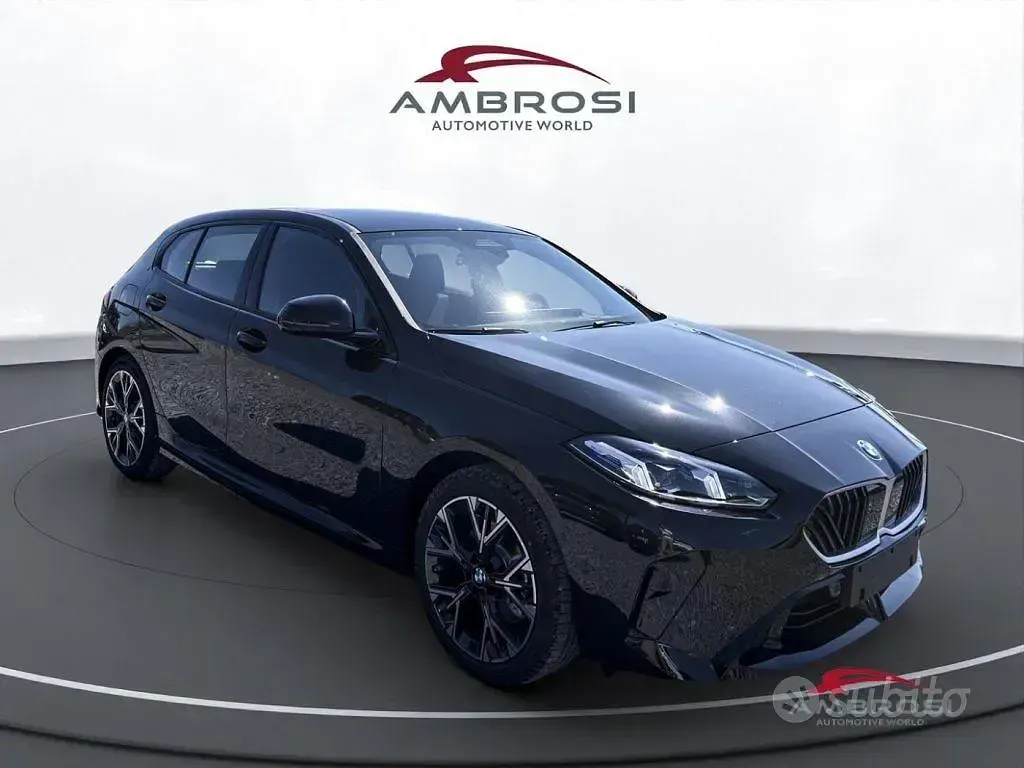 Nuova BMW 118 M Sport 150 CV (110 kW) 2026 Black sapphire metallizzato Utilitaria