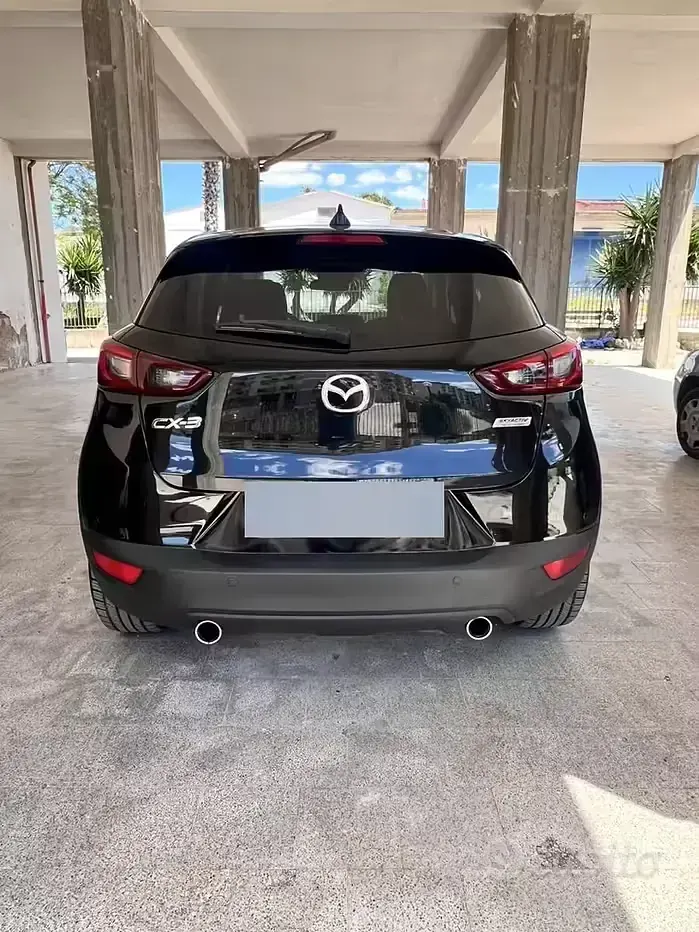 Usata Mazda 3 105 CV (77 kW) 2016 Nero Berlina