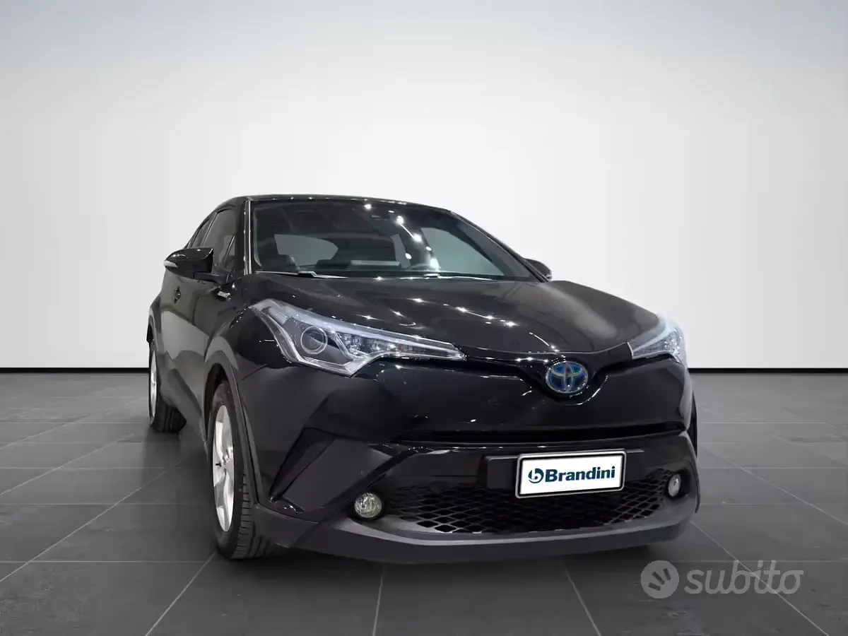 Usata Toyota C-HR Active 98 CV (72 kW) 2017 Nero cinema SUV