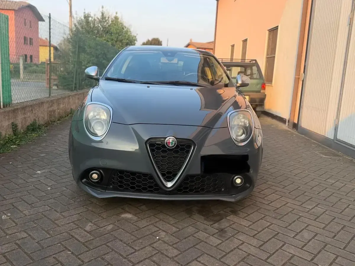 Usata Alfa Romeo MiTo 95 CV (69 kW) 2018 Grigio Utilitaria