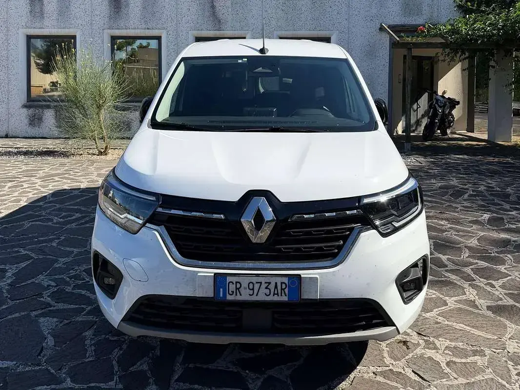 Usata Renault Kangoo Equilibre 116 CV (85 kW) 2023 Bianco Monovolume