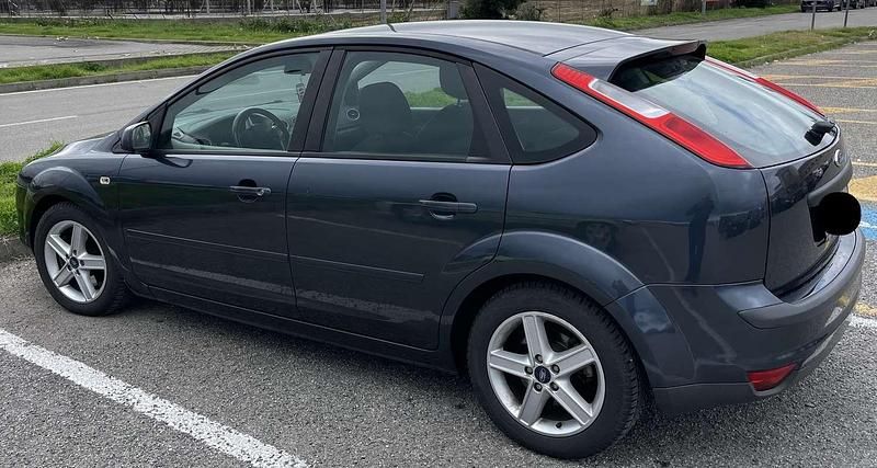 Usata Ford Focus 116 CV (85 kW) 2006 Grigio Berlina