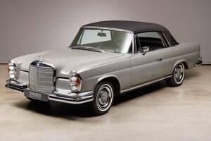 Grigio Usata 1967 Mercedes 250 SE Cabrio | 169.800 € - Immagine 1/4