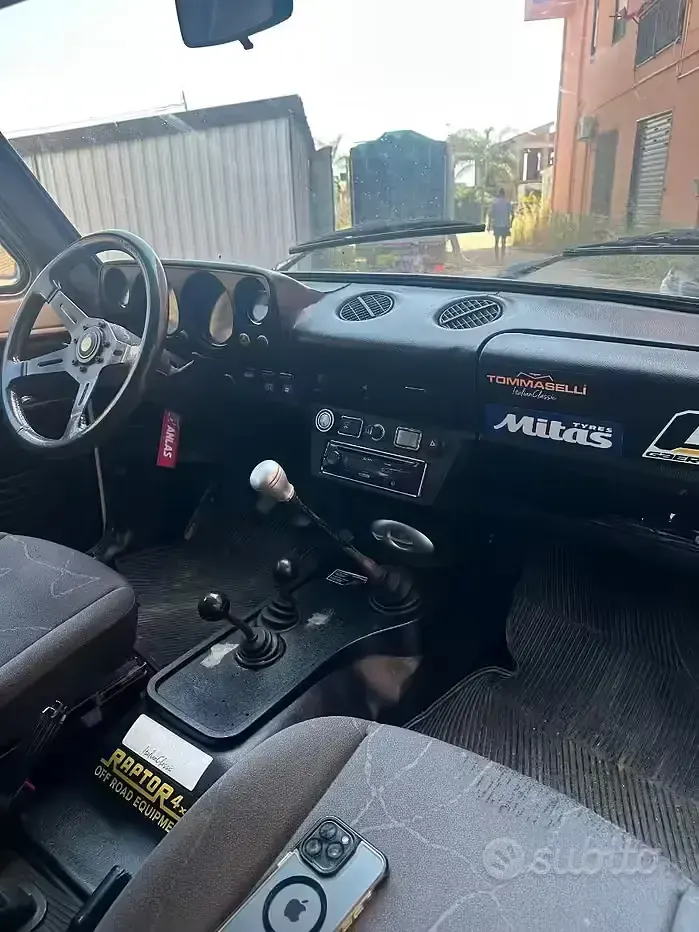Usata Lada niva 75 CV (55 kW) 1990 Grigio SUV