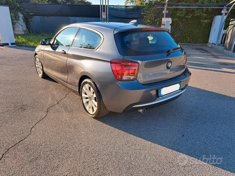 Usata BMW 118 143 CV (105 kW) 2012 Grigio Utilitaria