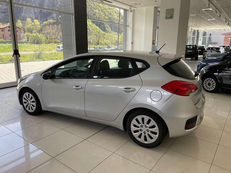 Usata Kia Ceed Active 110 CV (80 kW) 2016 Argento Utilitaria