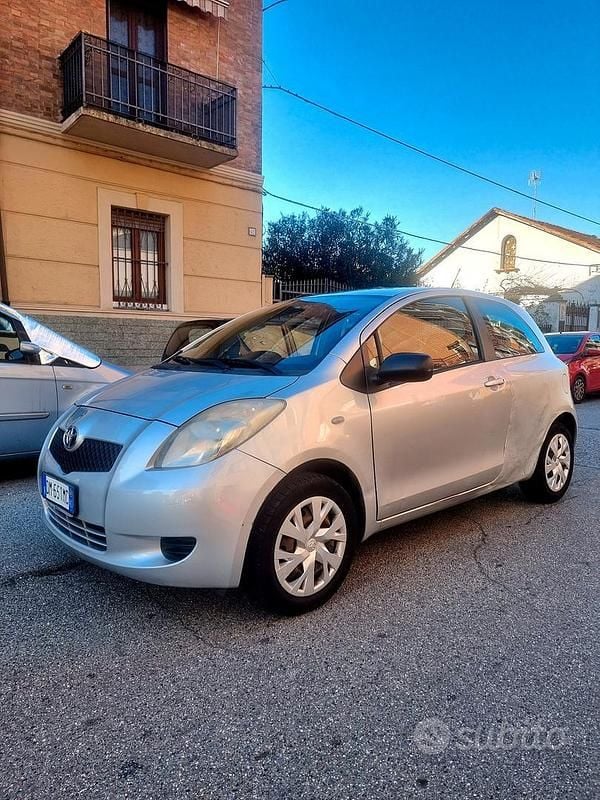Usata Toyota Yaris 2008 Grigio Berlina