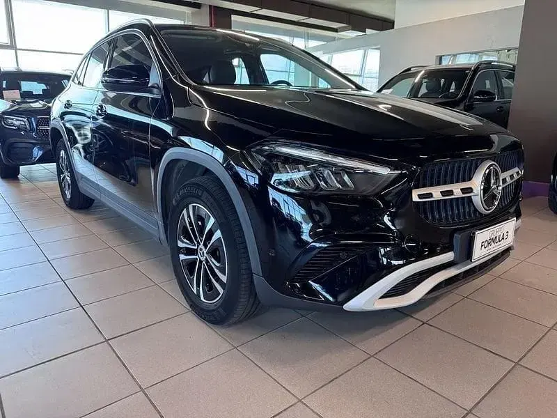 Usata Mercedes GLA250 Advanced 217 CV (159 kW) 2023 Nero SUV