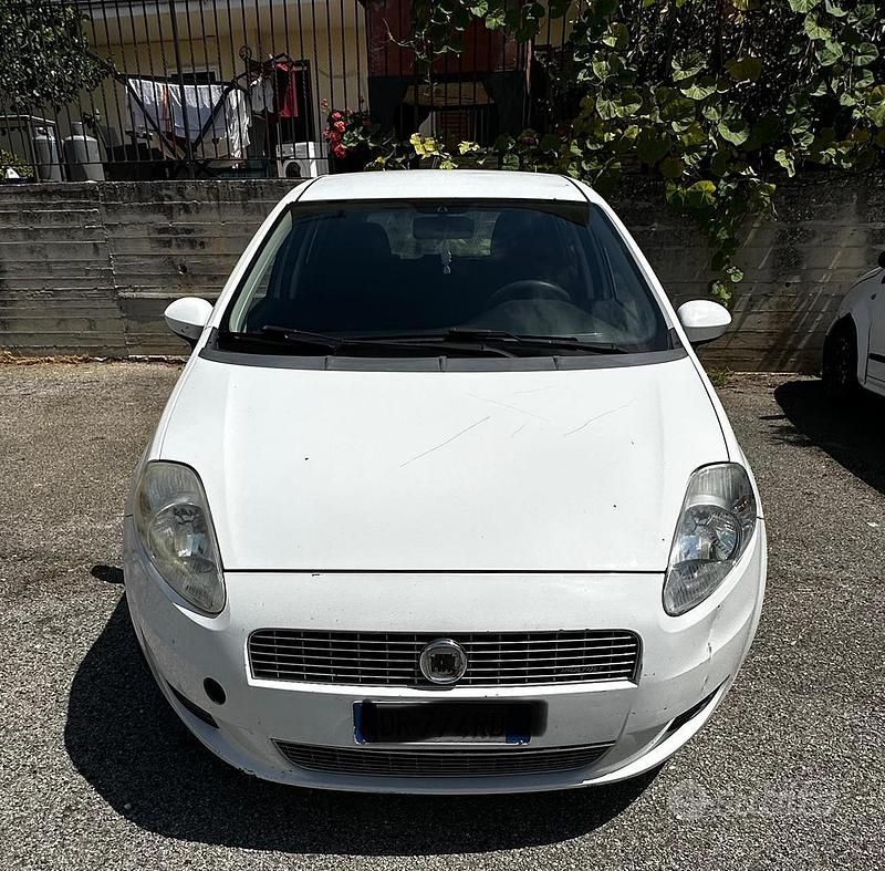 Usata Fiat Grande Punto 75 CV (55 kW) 2008 Bianco Utilitaria