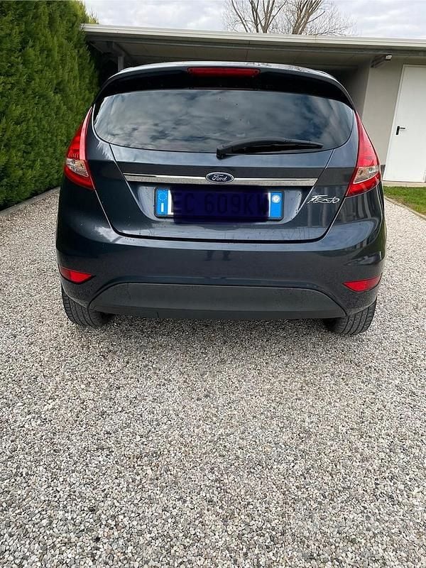 Usata Ford Fiesta 2010 Grigio Utilitaria