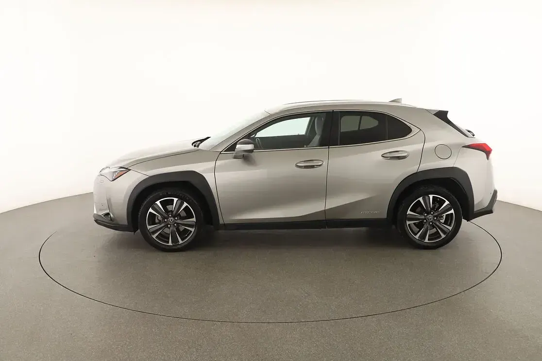 Usata Lexus UX 250h Luxury Line 184 CV (135 kW) 2019 Grigio SUV