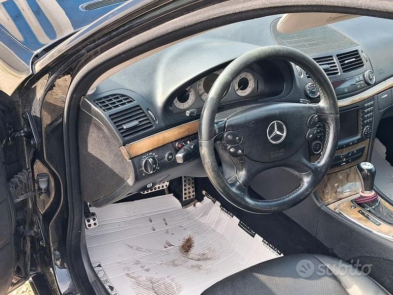 Begagnad Mercedes E320 204 HK (150 kW) 2008 Svart Kombi