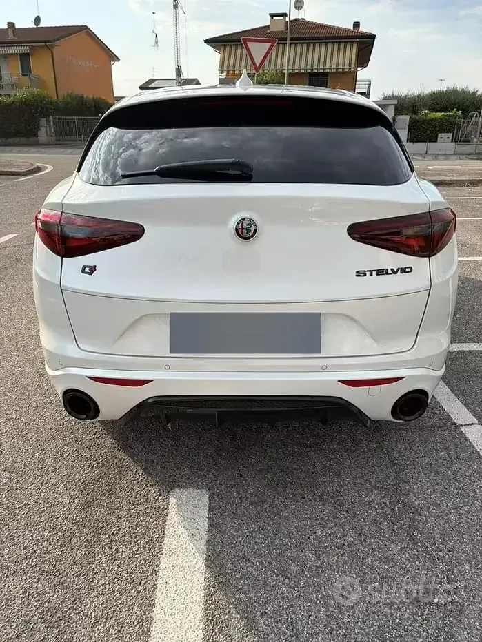 Usata Alfa Romeo Stelvio Ti 209 CV (153 kW) 2021 Bianco SUV
