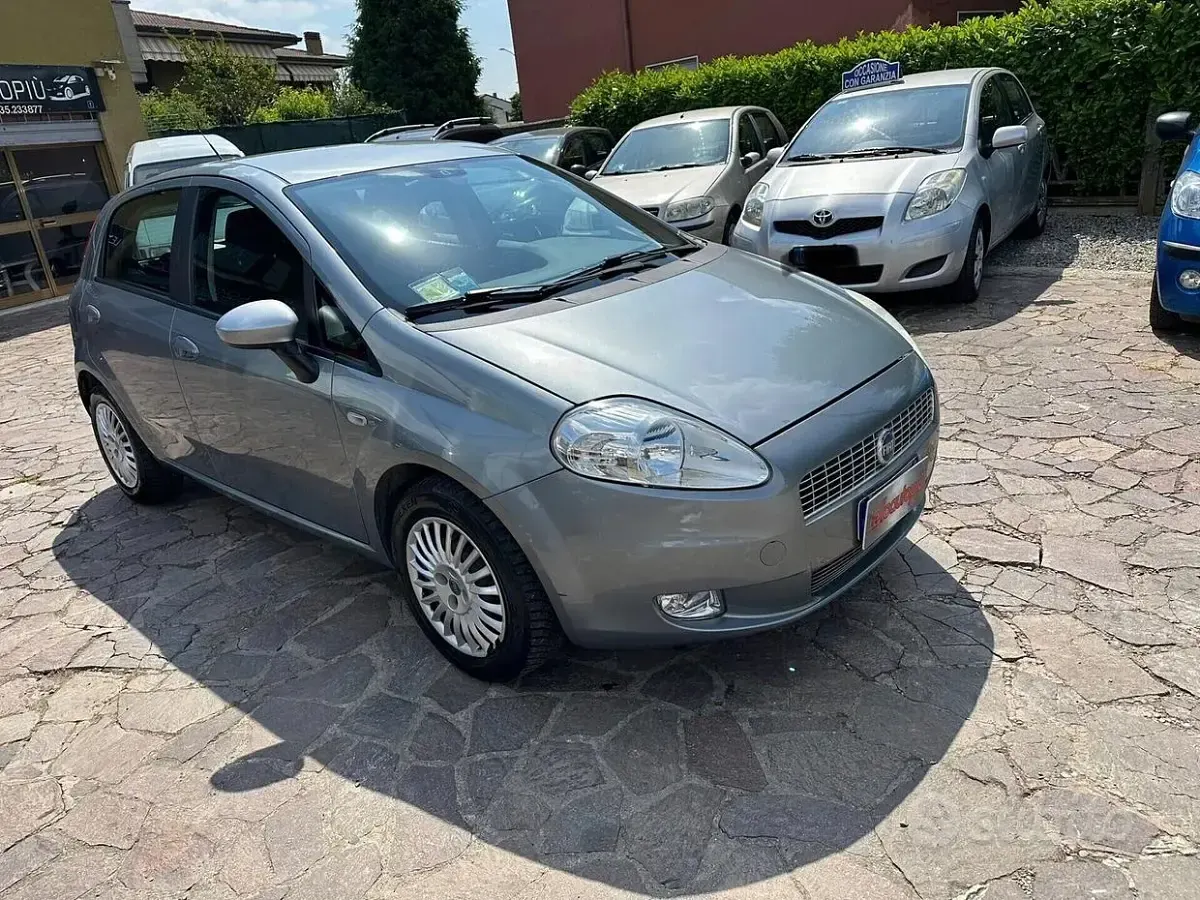 Usata Fiat Grande Punto Dynamic 65 CV (47 kW) 2008 Utilitaria